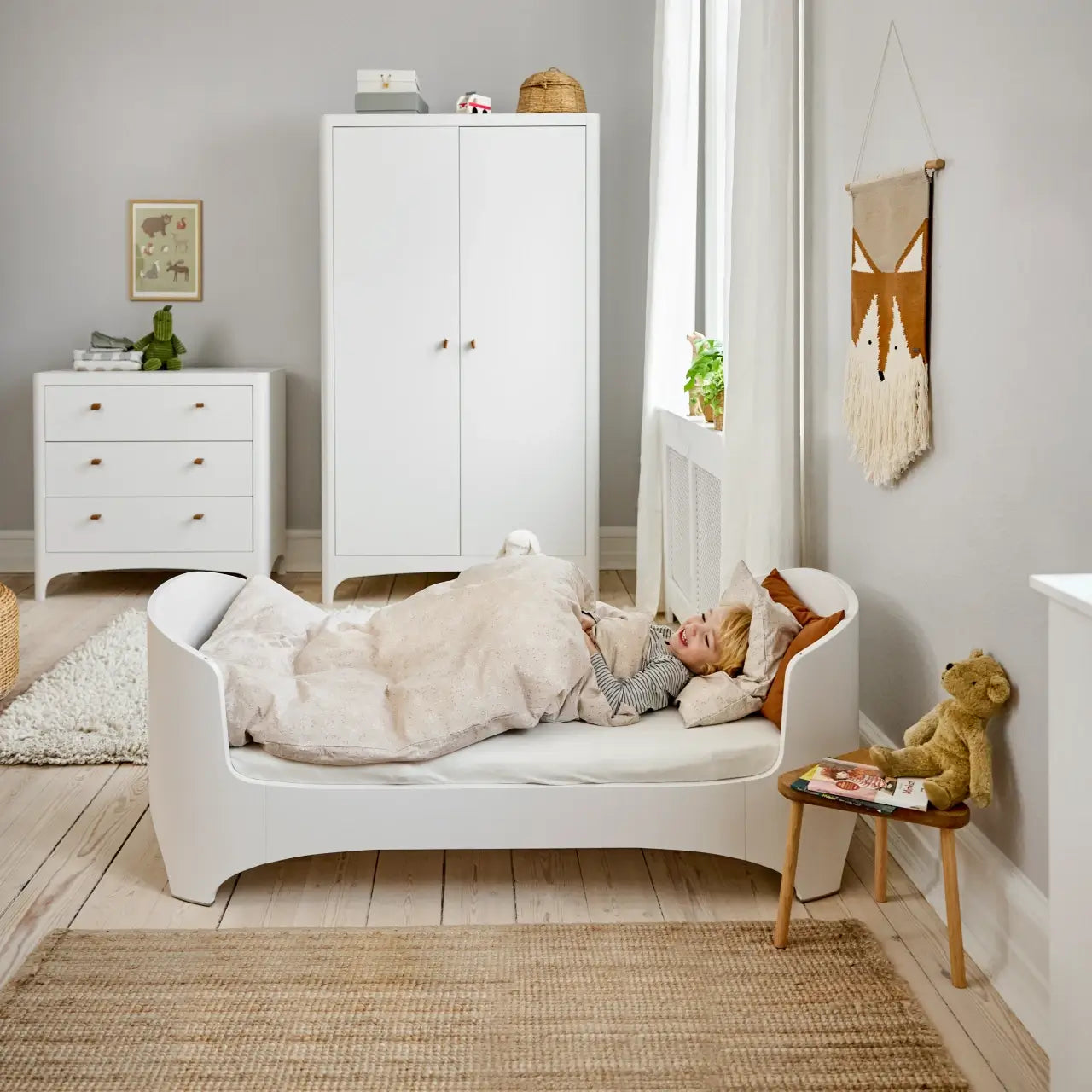 Leander Classic Cot Bed with Junior Kit – White
