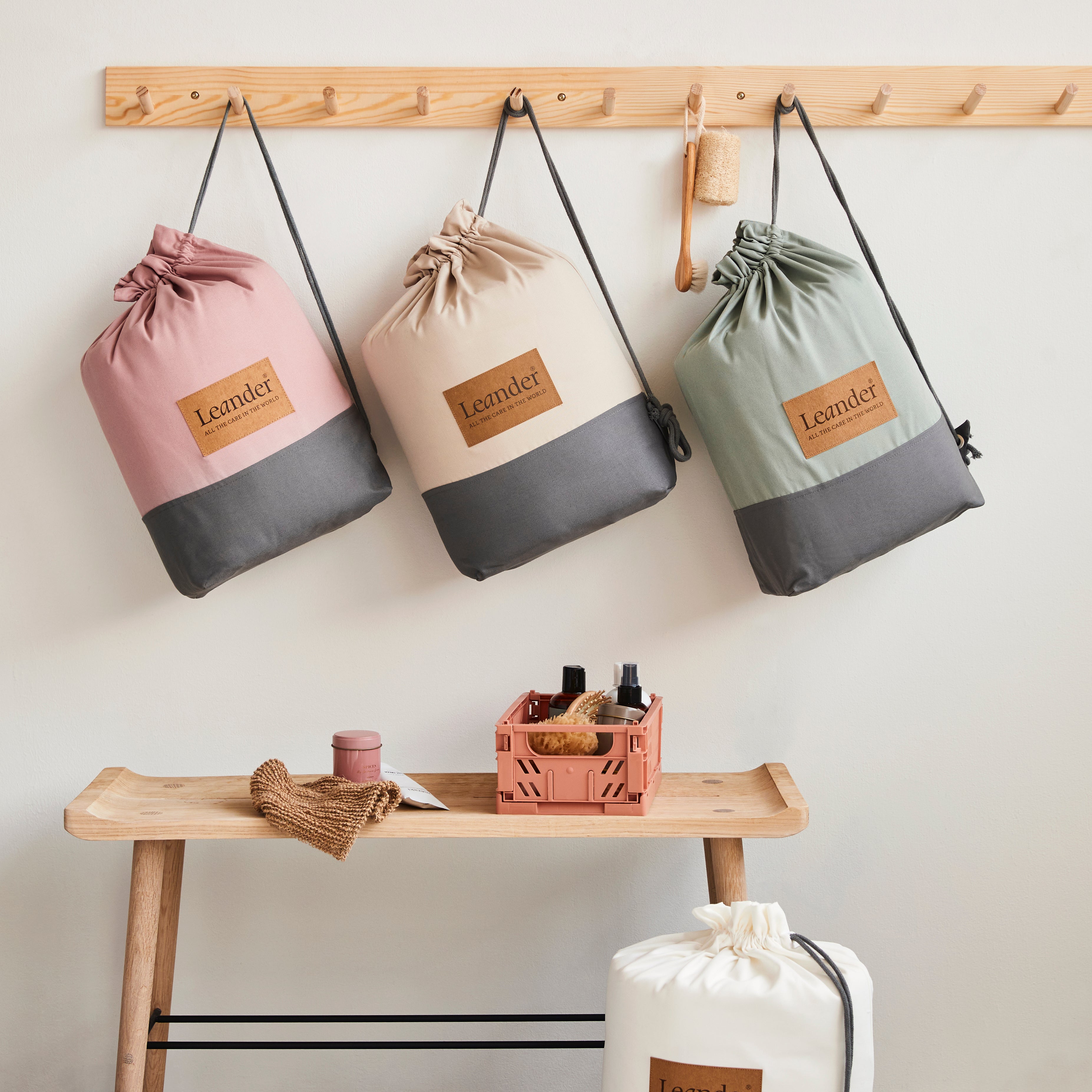 Leander Bumper for Classic Cot (Various Colours)