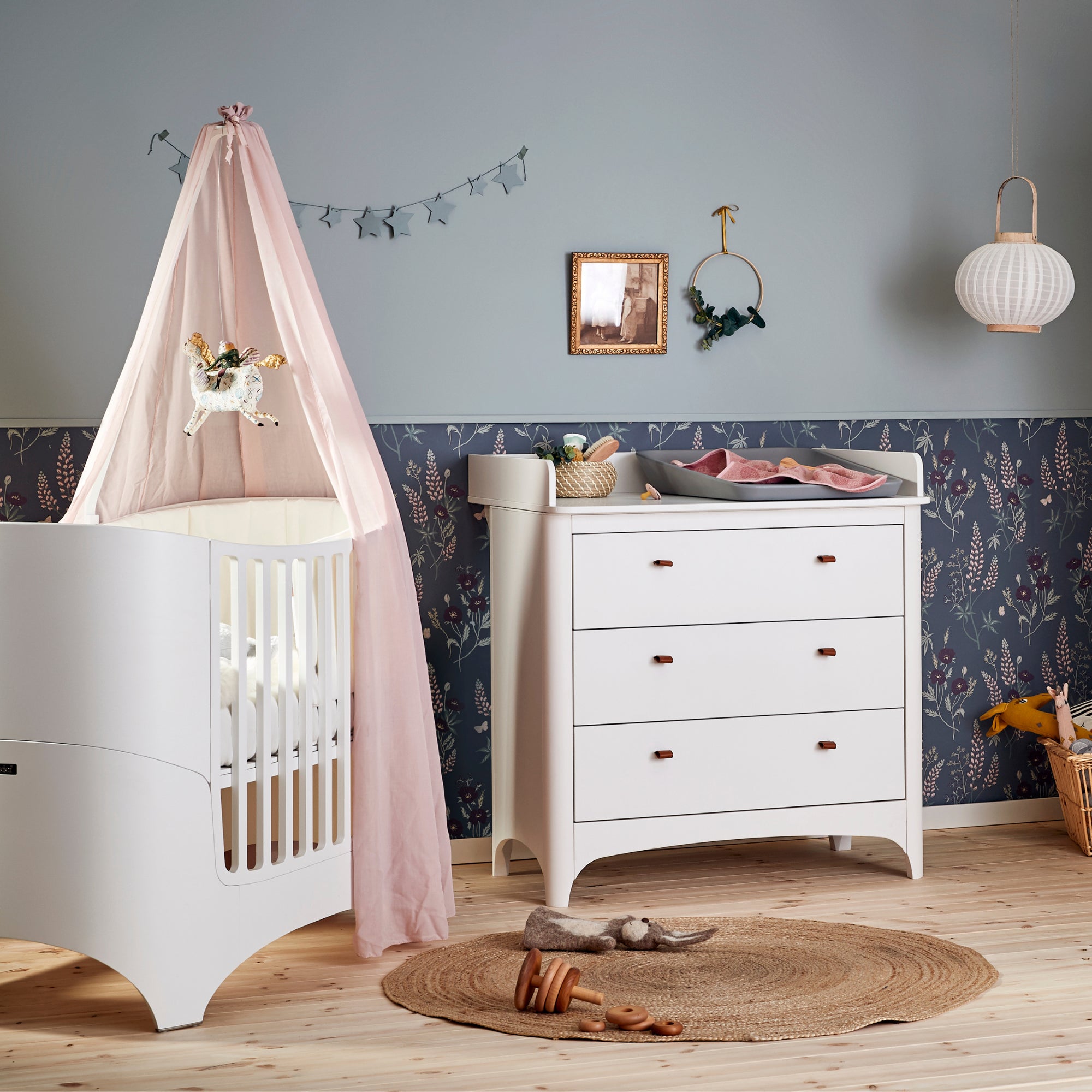 Leander Classic Cot Bed in White 0-3 yrs
