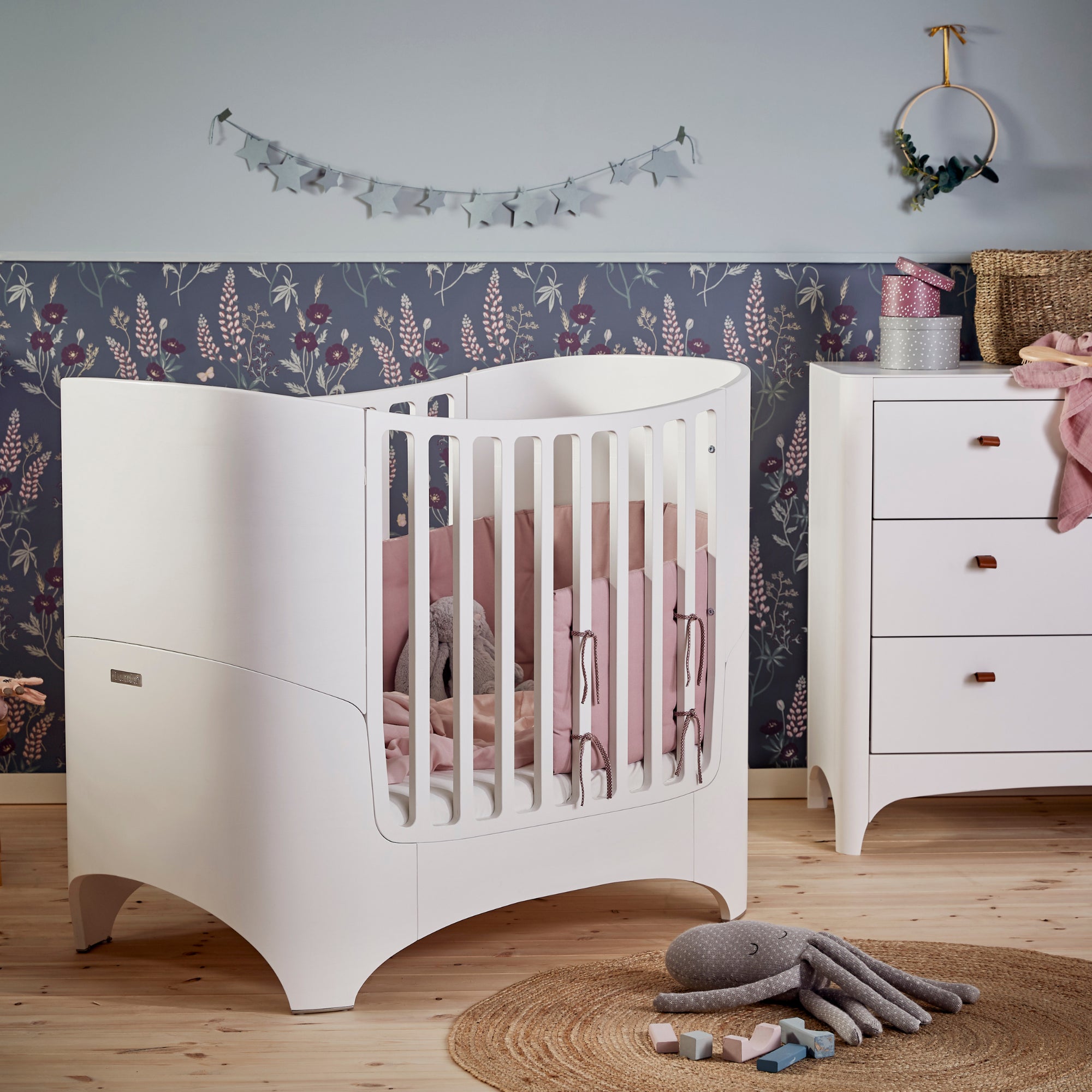 Leander Classic Cot Bed in White 0-3 yrs