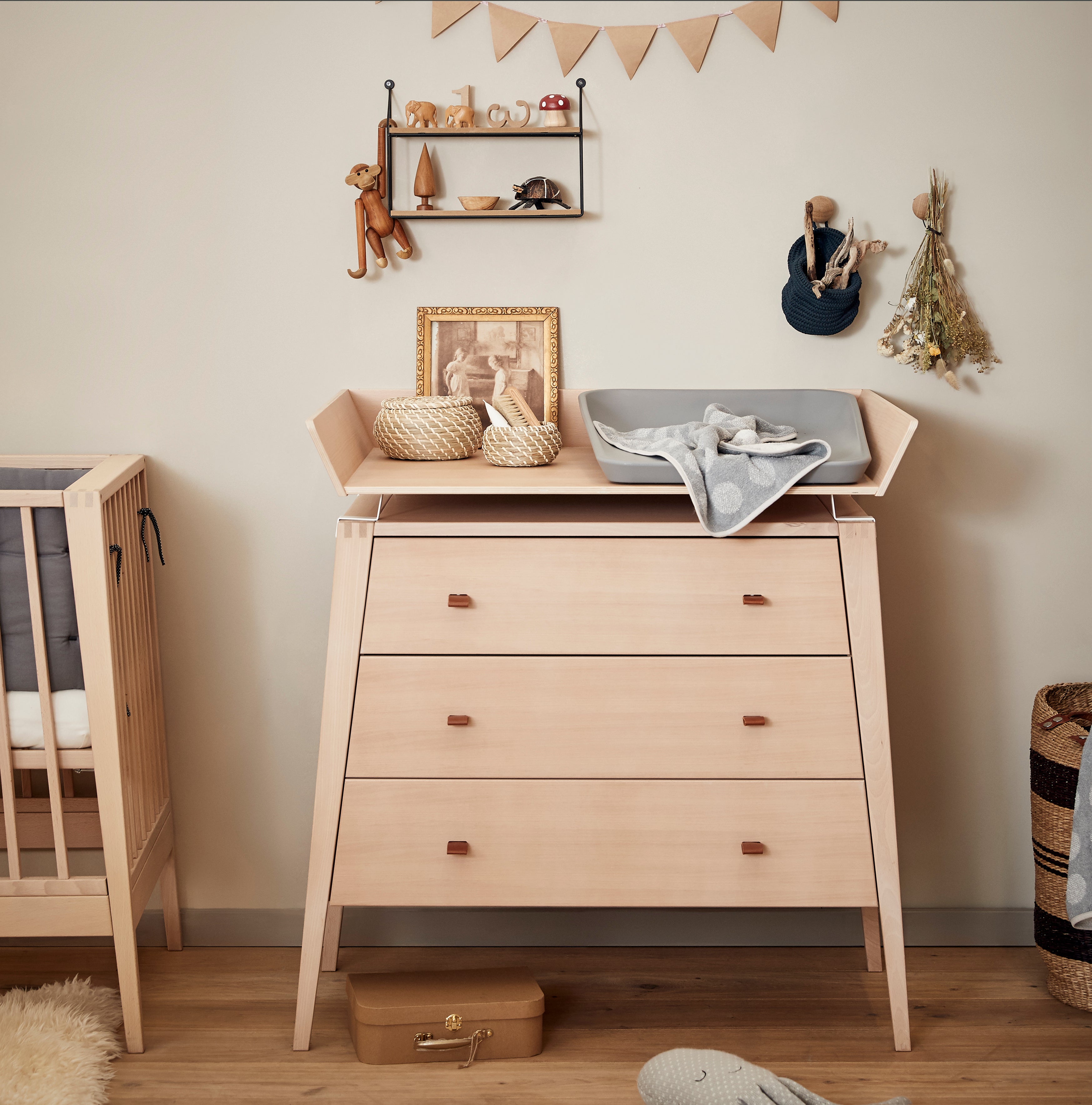 Leander Linea Drawers in Oak