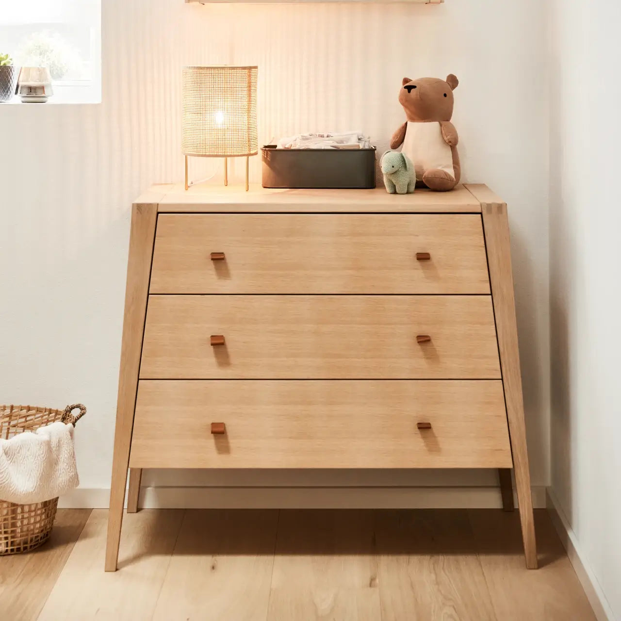 Leander Linea Drawers in Oak