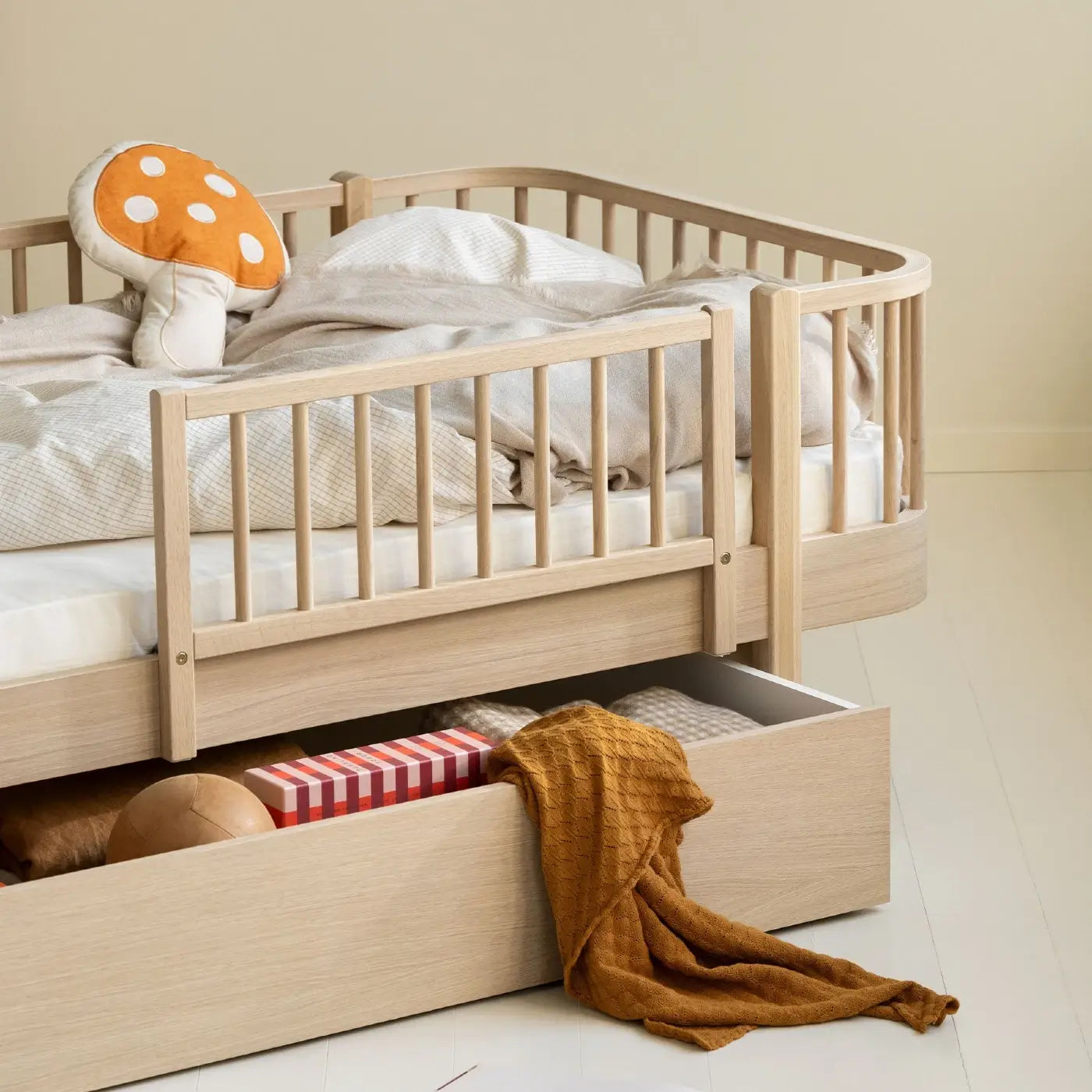 Oliver Furniture Wood Original Bed in Oak