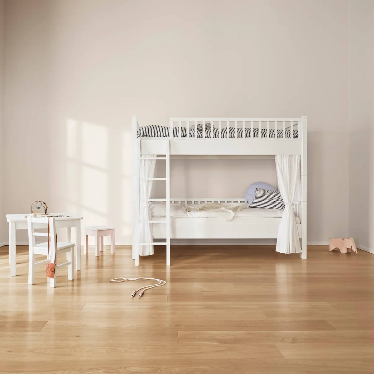 Isle of Dogs Design High Bunk Bed in White (Detachable)