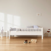 Isle of Dogs Design Single Day Bed in White