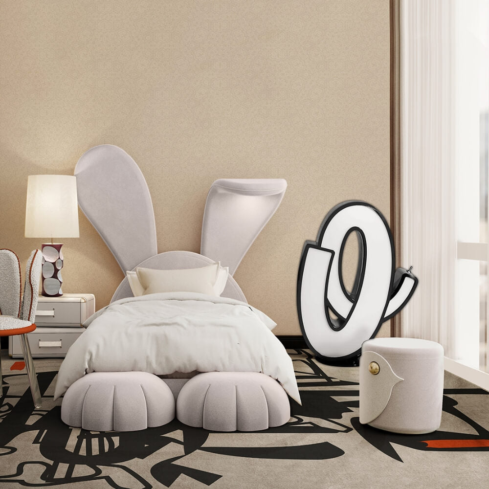Circu Letter O Graphic Floor Lamp