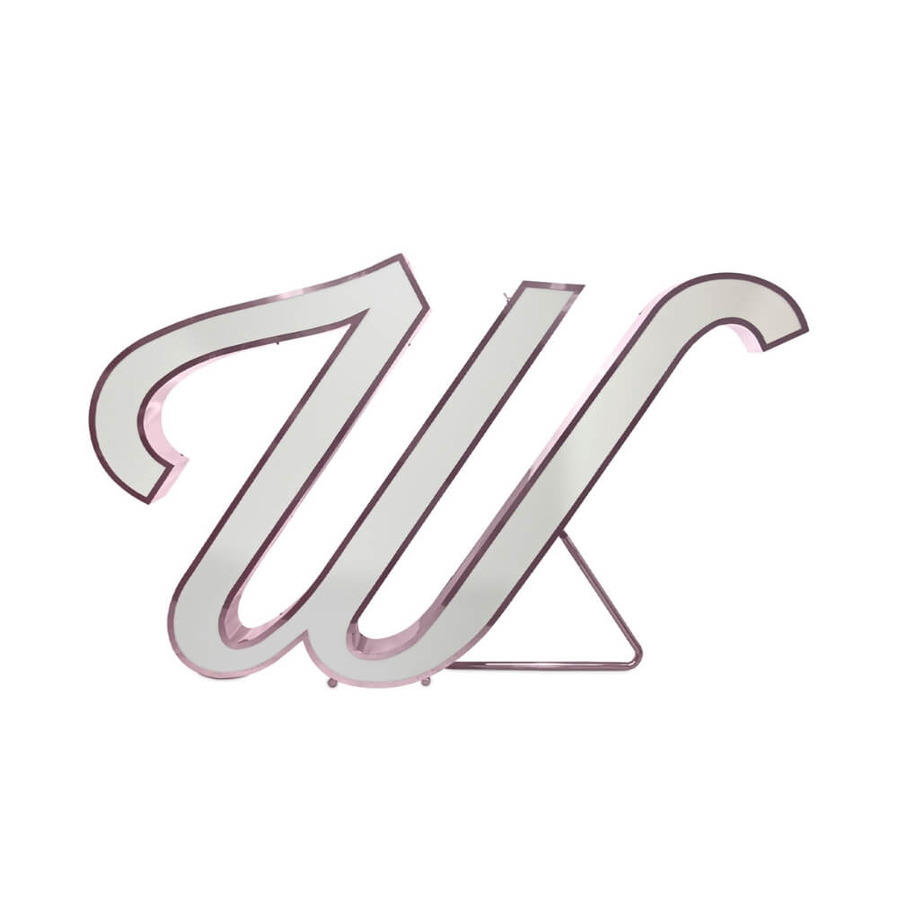 Circu Letter W Graphic Floor Lamp