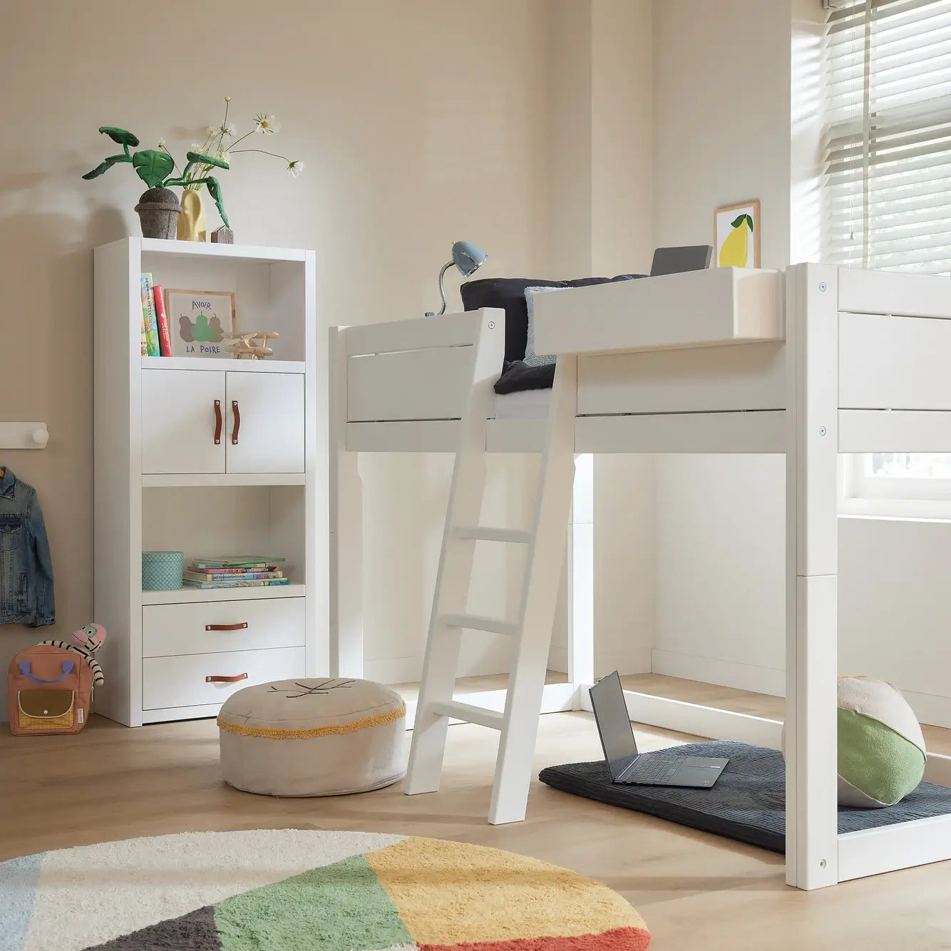 LIFETIME Kidsrooms 4-in-1 Bed with Top Construction