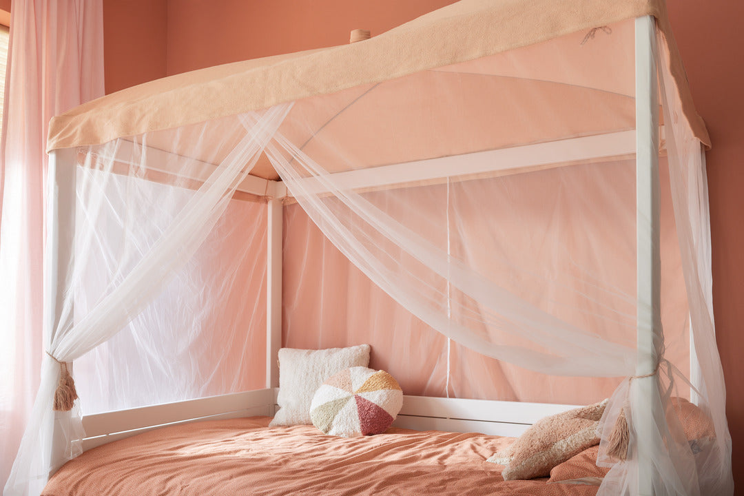 LIFETIME Kidsrooms Small Double Four Poster Canopy Bed