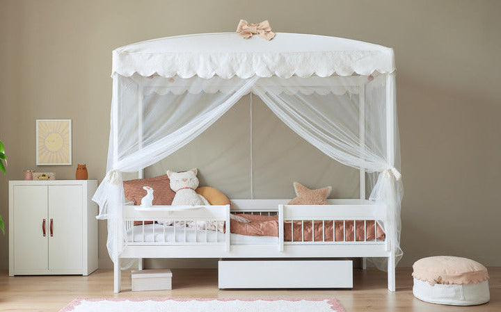 LIFETIME Kidsrooms Bed Canopy - Cat & Bow