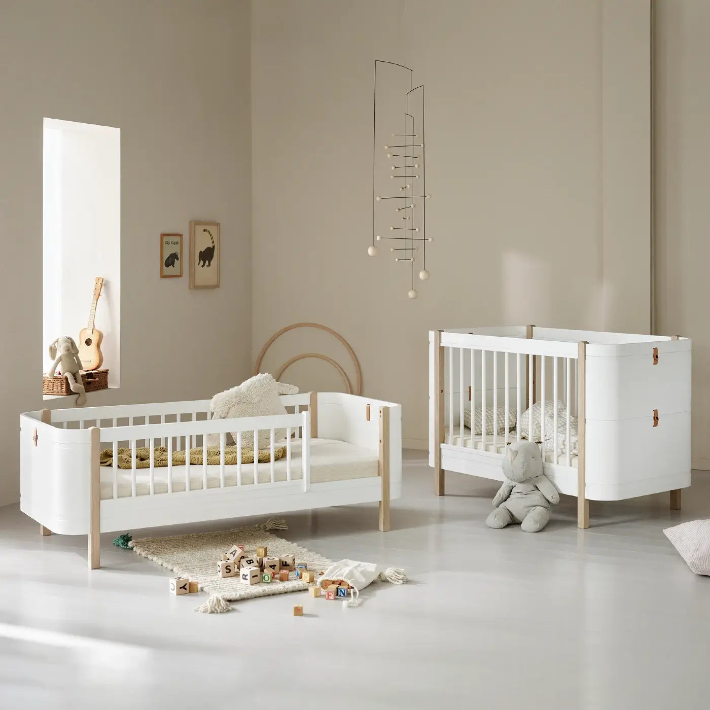 Oliver Furniture Wood Mini+ Cot Bed in White Oak Including Junior Kit