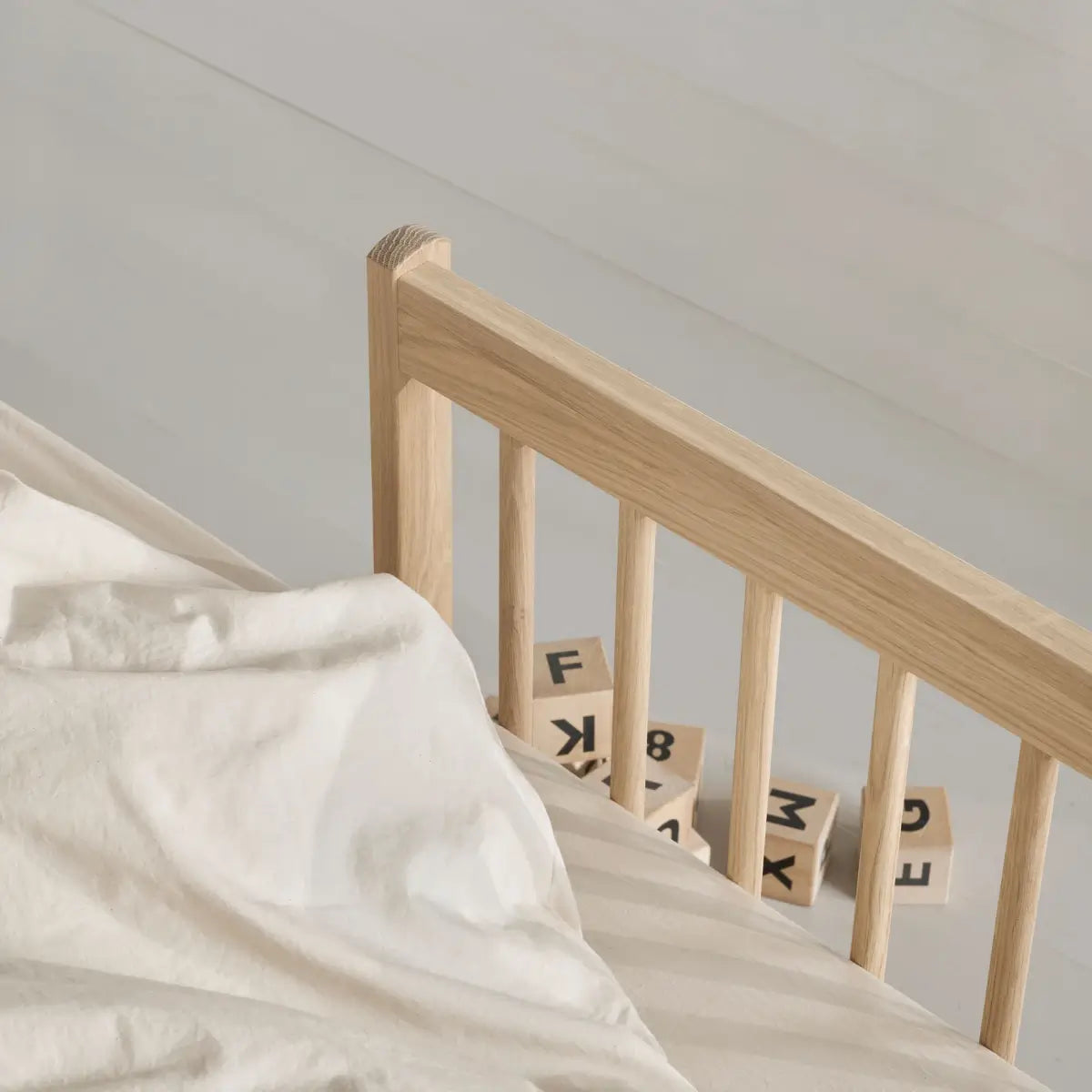 Oliver Furniture Wood Mini+ Low Bunk Bed in Oak